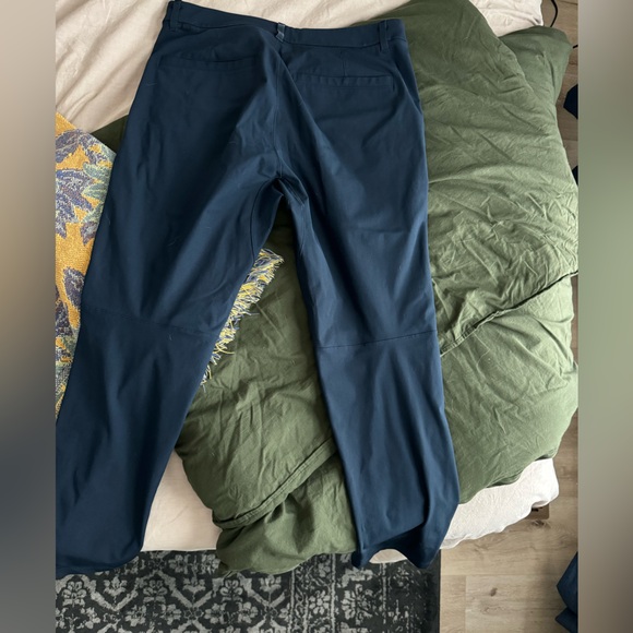 Lululemon Commission Pant - Picture 4 of 5